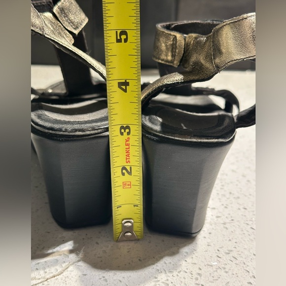 EUC•Noat Gladiator Wedge Sandals (39) - Picture 4 of 7